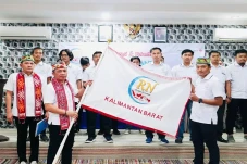 Rampai Nusantara Berdiri...