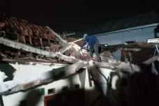 Tembok 15 Meter di Bogor...