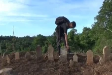 Heboh Pembongkaran Puluhan...