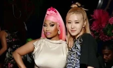 Nicki Minaj Pamer Foto...
