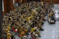 Eri Cahyadi Kumpulkan...