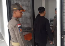 Sepasang Remaja Tepergok...