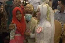 Meriah! 120 Pasangan...
