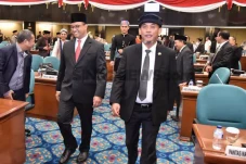 Siapa Sosok Pengganti...