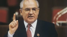 Mikhail Gorbachev, Penarikan...