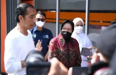 Presiden Salurkan BLT...