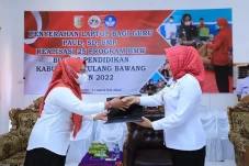 154 Laptop Dibagikan...