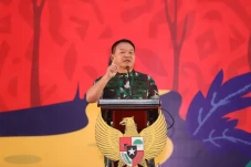 KSAD Dudung Ajak Mahasiswa...