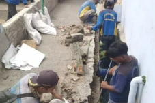 Tindak Lanjuti Keluhan...