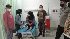 10 Warga Cirebon Keracunan...