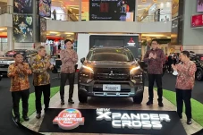 New Xpander Cross Diluncurkan...