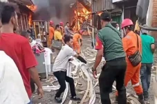 Api Mengamuk di Padang...