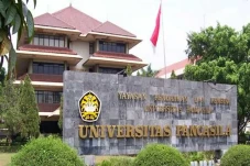 Mahasiswa Universitas...