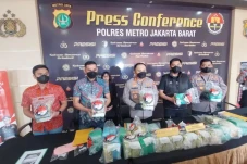 Diupah Rp10 Juta, Kurir...