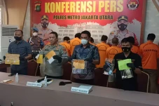 Meresahkan, Puluhan...