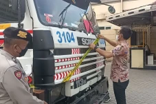 Polisi Bongkar Penimbunan...