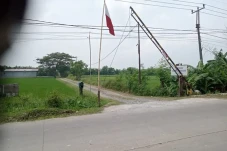 Penegakan Perda, Pemasangan...