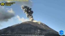 Gunung Api Ile Lewotolok...