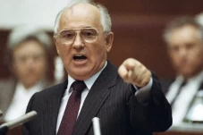 Kebijakan Glasnost Mikhail...