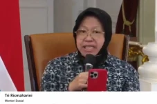 Risma Sebut Masyarakat...