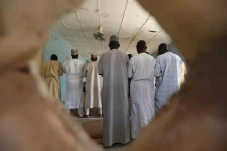 Masuk Masjid, Kelompok...