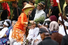 Pimpin Jamasan Dieng...