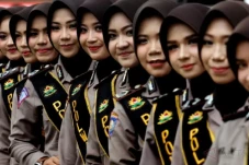 Apakah Polwan Boleh...