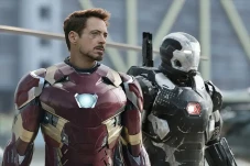 8 Superhero Marvel di...
