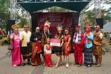 Beragam Seniman dan...