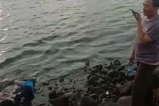 Petugas Kebersihan Temukan...