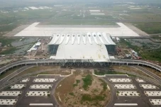 Terus Bakar Uang, Bandara...