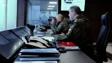 Putin Tinjau Latihan...