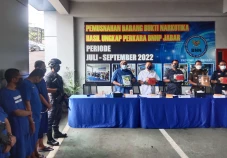 Bongkar Peredaran Gelap...