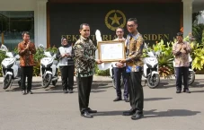 Dukung Transisi Energi...