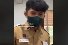 Viral! Pelajar Berwajah...
