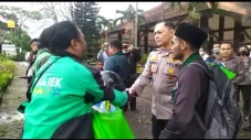 Polres Malang Berbagi...