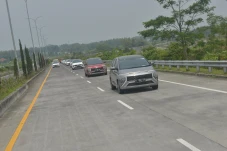 Test Drive Hyundai Stargazer:...