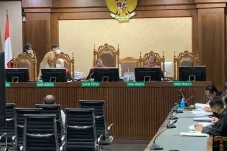 Kejagung Dakwa Surya...