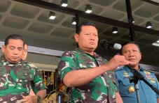 Ditemukan Meninggal,...