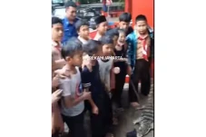 Siswa SD Berbaju Pramuka...