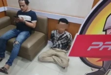 Kepergok Curi Ponsel...