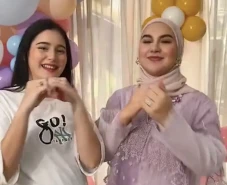 Irish Bella Unggah Video...