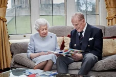 Ratu Elizabeth II Akan...