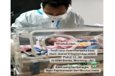 Momen Suami Meutya Hafid...