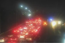 Banjir Rendam Ruas Tol...