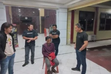 Gadis Tomohon Berusia...