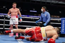 Canelo Kalahkan Gennadiy...
