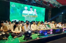 Puluhan Ribu Warga Banyuwangi...
