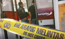 Rusak Mesin ATM di Madiun,...