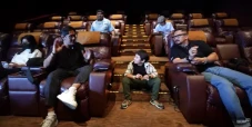 Nonton Film Miracle...